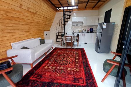 کلبه چوبی با تراس دلباز در ماسال - خودبچر