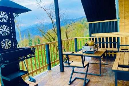 کلبه سوئیسی با ویو کوه در بالابند تنکابن