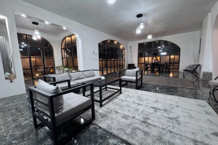 ویلا با استخر و طراحی خاص در اسفندآباد ملارد