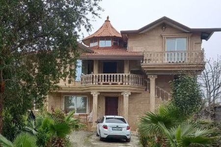 خانه حیاط دار در چابکسر - همکف