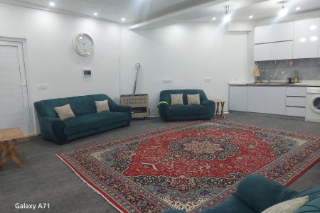 خانه ویلایی در جاده سه هزار - همکف