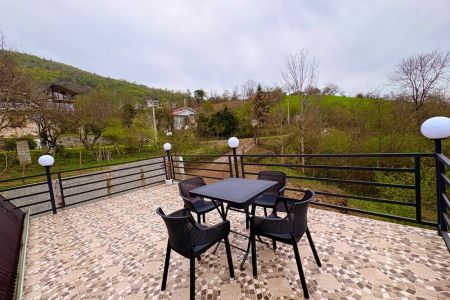 کلبه چوبی با تراس دلباز در شاندرمن - اولم