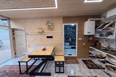 کلبه چوبی با تراس دلباز در شاندرمن - اولم