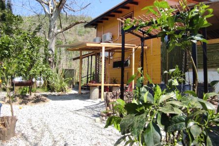 ویلا دوبلکس چوبی با جکوزی در آغوزکله