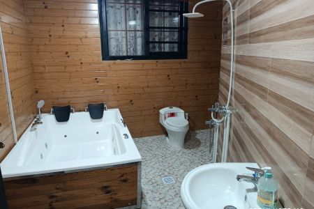 کلبه چوبی با وان جکوزی در ماسال - وشمه سرا