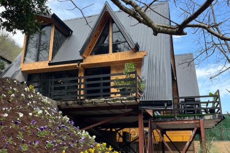 کلبه سوئیسی تراس دار در ورمیه ماسال