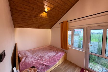 کلبه چوبی با سقف شیشه ای در گرگان