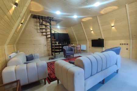 کلبه سوئیسی در چالوس - بلوار امام رضا