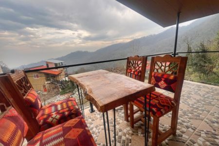 خانه بالکن دار در جاده جواهرده رامسر - مادک