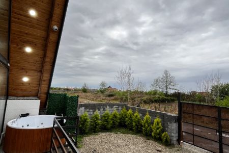 كوخ سويسري في تشالوس - تازه آباد