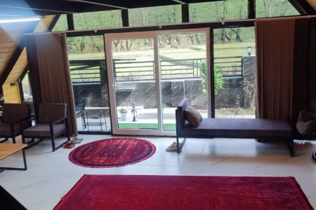 کلبه سوئیسی با تراس دلباز در ماسال - گنذر