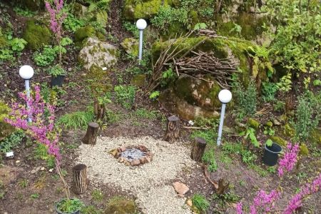 کلبه سوئیسی با جکوزی در جنگل های سرولات