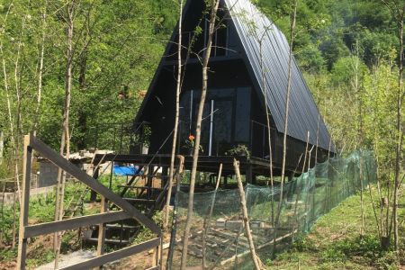 کلبه سوئیسی در رودبار - شهربیجار