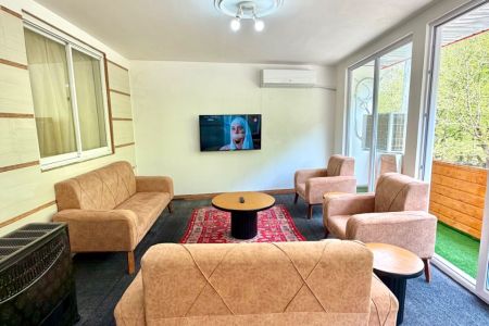 خانه با چشم انداز رودخانه در ماسال - سراکه