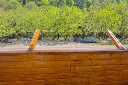 خانه با چشم انداز رودخانه در ماسال - سراکه