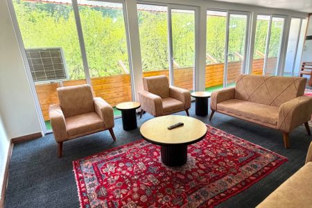 خانه با چشم انداز رودخانه در ماسال - سراکه