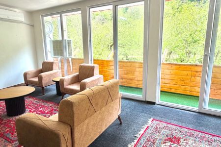 خانه با چشم انداز رودخانه در ماسال - سراکه