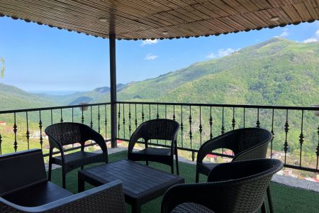 Two-Story House with Balcony in Heyran Pass - Gildeh