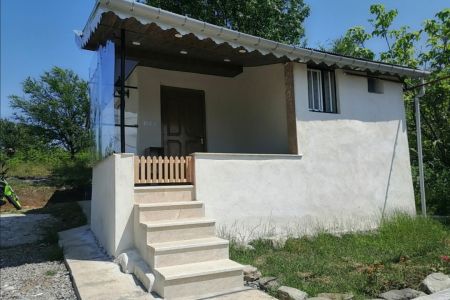 سوئیت در لاهیجان - زمیدان