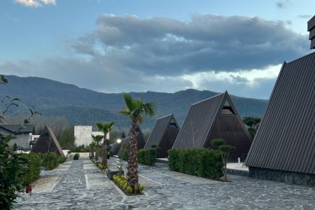 کلبه سوئیسی در متل قو