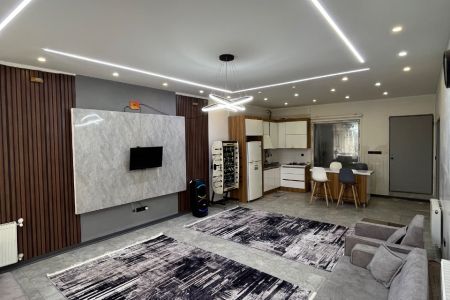 ویلا با استخر آبگرم در ساوجبلاغ - کوشک زر