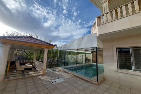 ویلا استخردار در چهارباغ - اغلان تپه