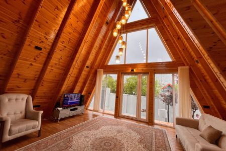 کلبه سوئیسی در لاهیجان - دموچال