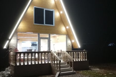 کلبه سوئیسی در شاندرمن - اسطلخ زیر