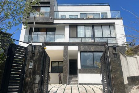 ویلا تریپلکس استخردار با روف در طلارسر رامسر