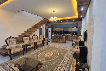 ویلا دوبلکس چهار خوابه با استخر و جکوزی