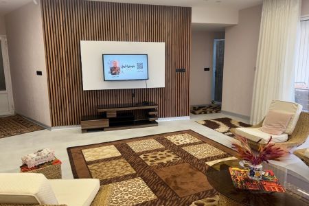 خانه مبله در باغ بهادران - طبقه دوم