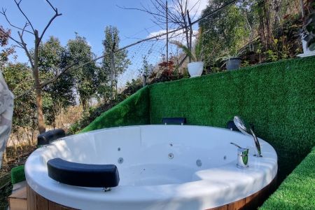 ویلا جکوزی دار با چشم انداز جنگل در رامسر