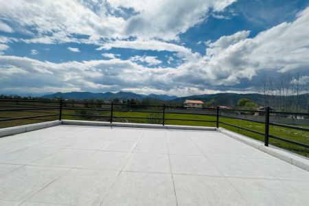 ویلا با نمای سوئیسی در شاندرمن - خلورجان