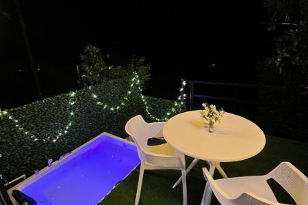 کلبه سوئیسی جکوزی دار در اربه‌کله - سنگپشته