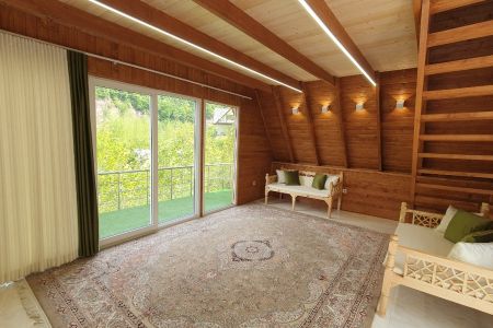 کلبه رو به جنگل در زیرآب - جوارم