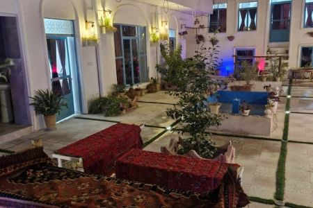 بومگردی در کازرون - سینگل