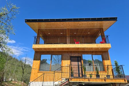 ویلا دوبلکس چوبی با بالکن در ماسال - ورمیه