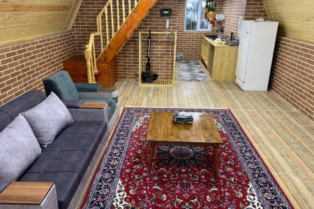 کلبه سوئیسی بالکن دار در کلاچای - لیمنجوب
