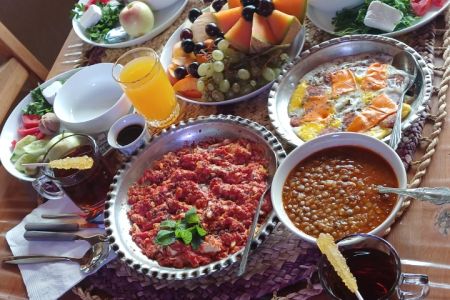 بومگردی رو به برکه در لیشاوندان - سه تخته