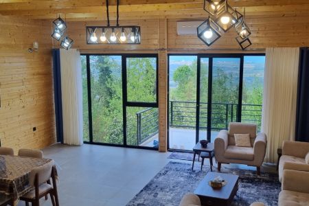 کلبه سوئیسی جنگلی در عباس آباد - سی بن