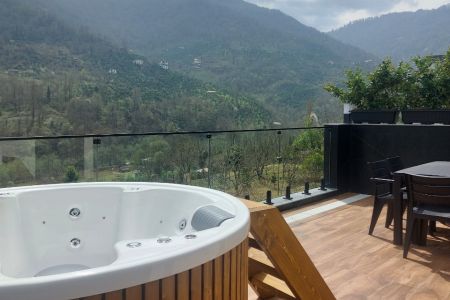 کلبه سوئیسی جکوزی دار در جنگل دالخانی - لتر