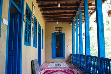 Reserve a rural cottage next to the rice fields