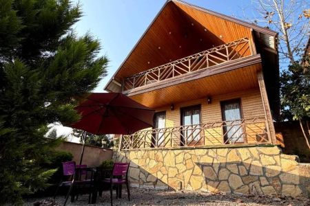 کلبه چوبی جکوزی دار در لفور - شارقلت