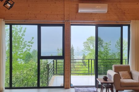 کلبه سوئیسی جنگلی در عباس آباد - سی بن