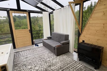 کلبه جکوزی دار با نمای شیشه ای در درازکلا