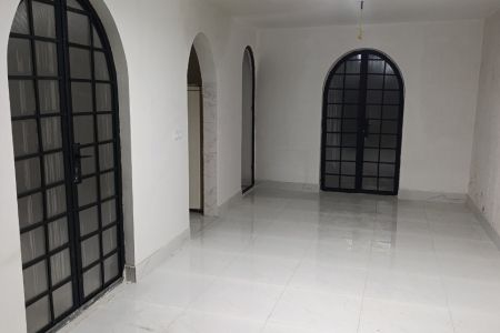 اتاق و استخر سانسی بهرام کش خرم آباد - و۲