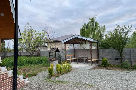 کلبه سوئیسی در شاندرمن - اسطلخ زیر