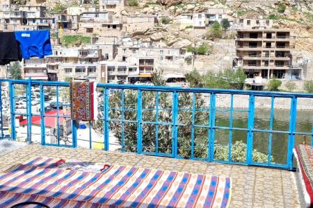 اجاره خانه با ویو دریاچه در پاوه - هجیج