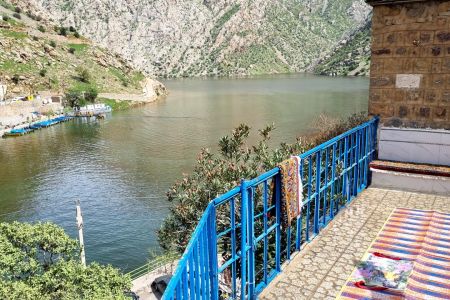 اجاره خانه با ویو دریاچه در پاوه - هجیج