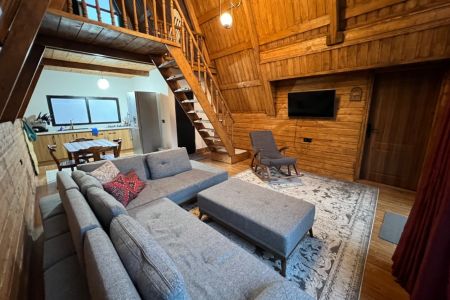 کلبه سوئیسی جکوزی دار در جاده دوهزار تنکابن